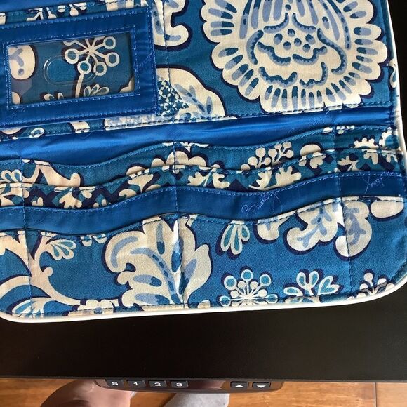 Vera Bradley Clutch  - Picture 4 of 6